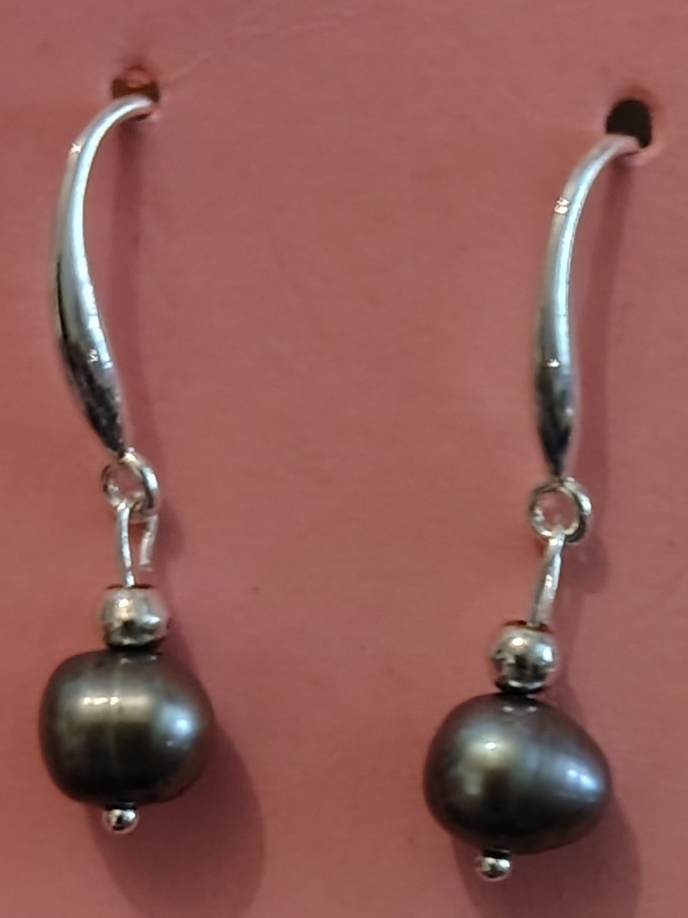 Thiatian Pearl Earrings